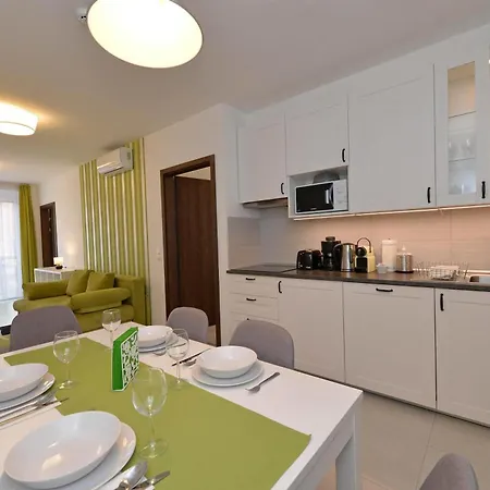 Aranymandula Daire *