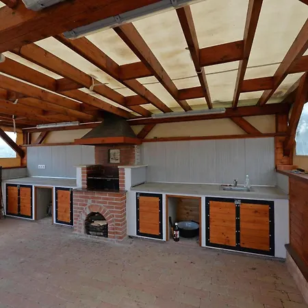 Aranymandula Apartment