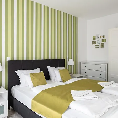 Aranymandula アパート バラトンアカリ