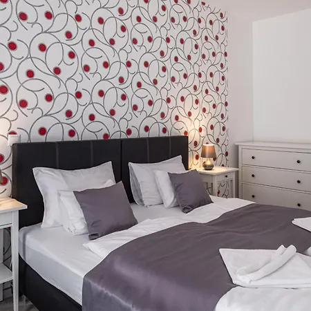 Aranymandula 公寓 *