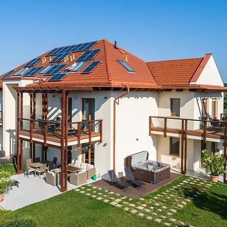 Aranymandula Apartment Balatonakali