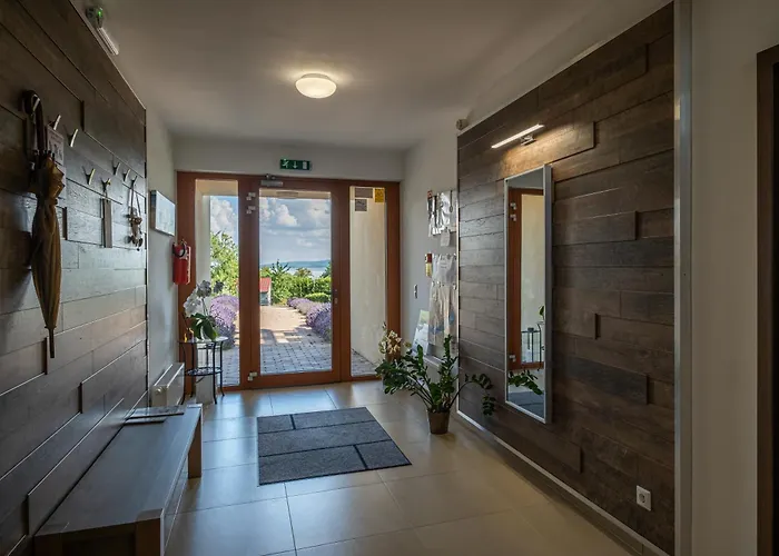 Aranymandula Apartment *